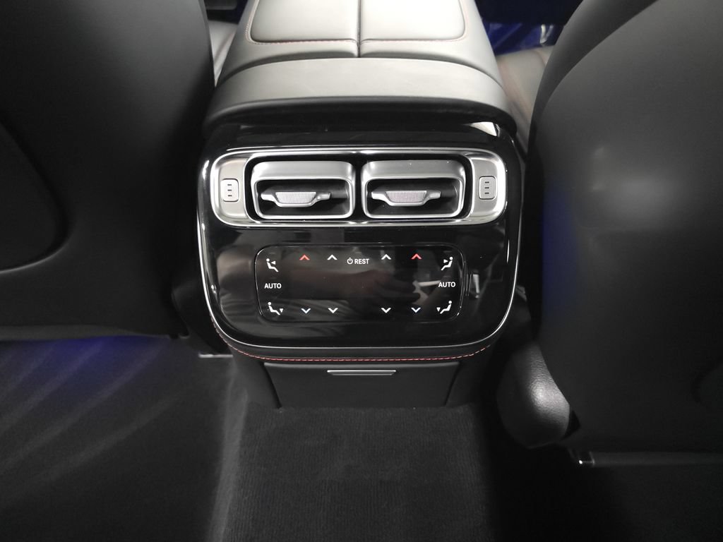 Used 2024 Mercedes-Benz S 63 AMG S w/ Carbon Fiber Exterior Package image 32