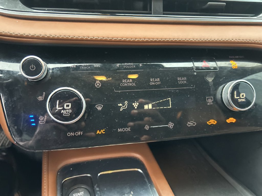 Used 2023 INFINITI QX60 Sensory w/ Cargo Package AWD/4WD image 17