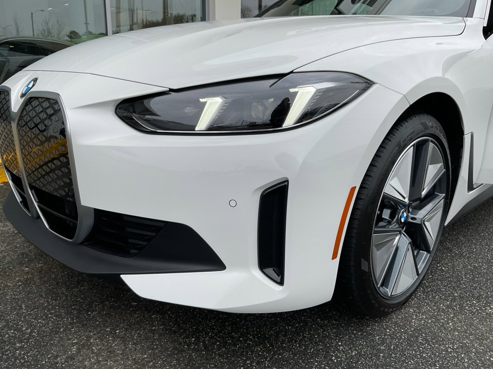 New 2026 BMW i4 xDrive40i w/ Premium Package image 26
