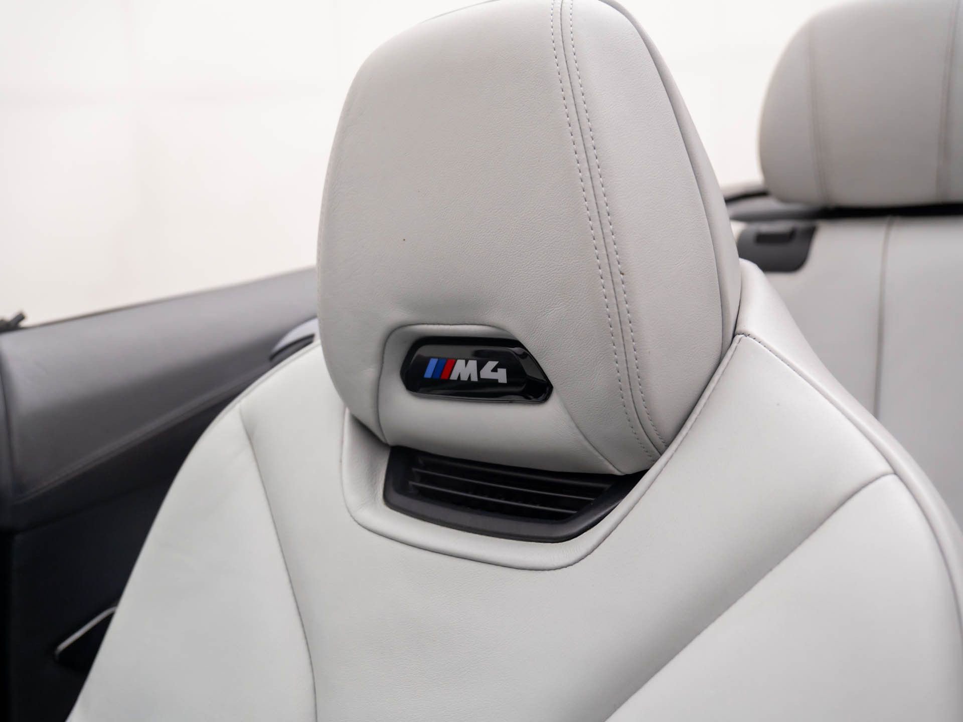 Used 2018 BMW M4 Convertible w/ Competition Package image 14