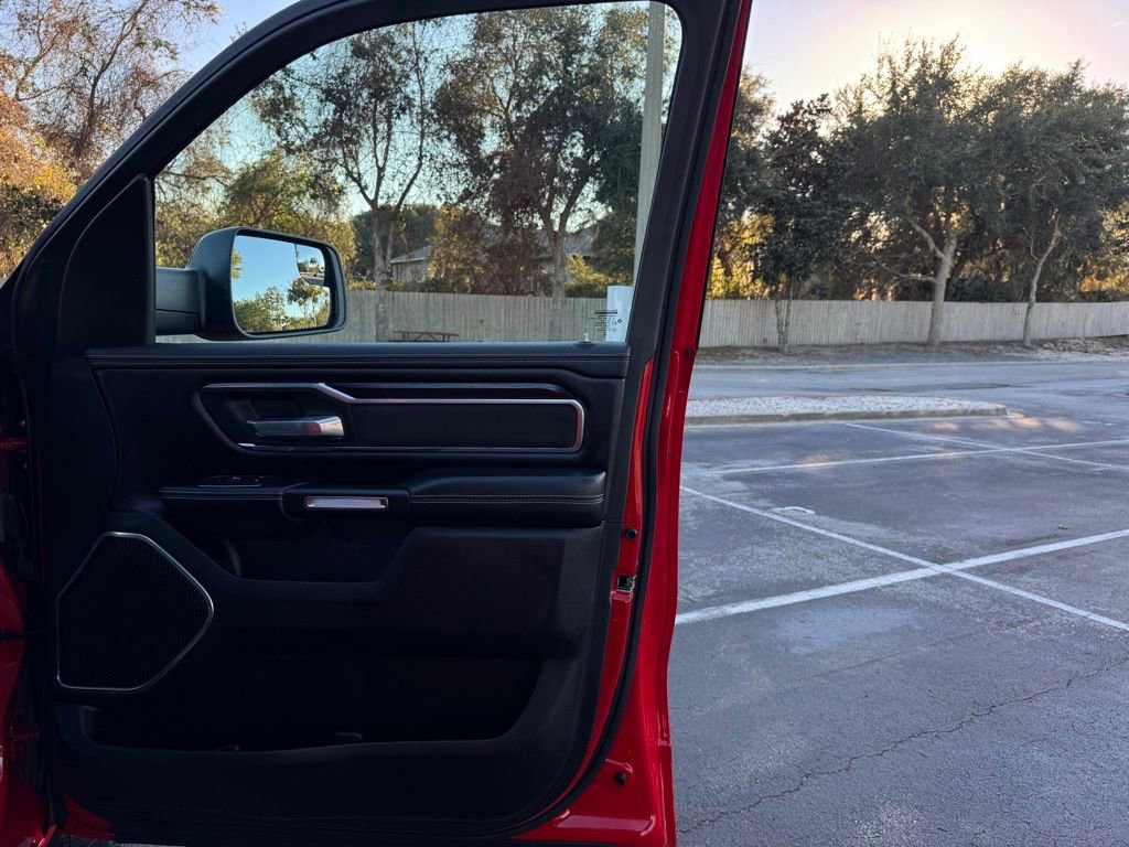 Used 2024 RAM 1500 Laramie image 31