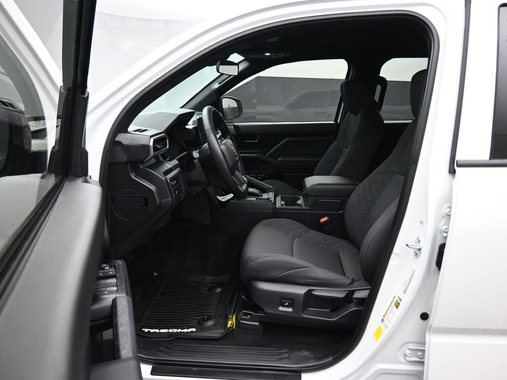 Used 2025 Toyota Tacoma SR image 11