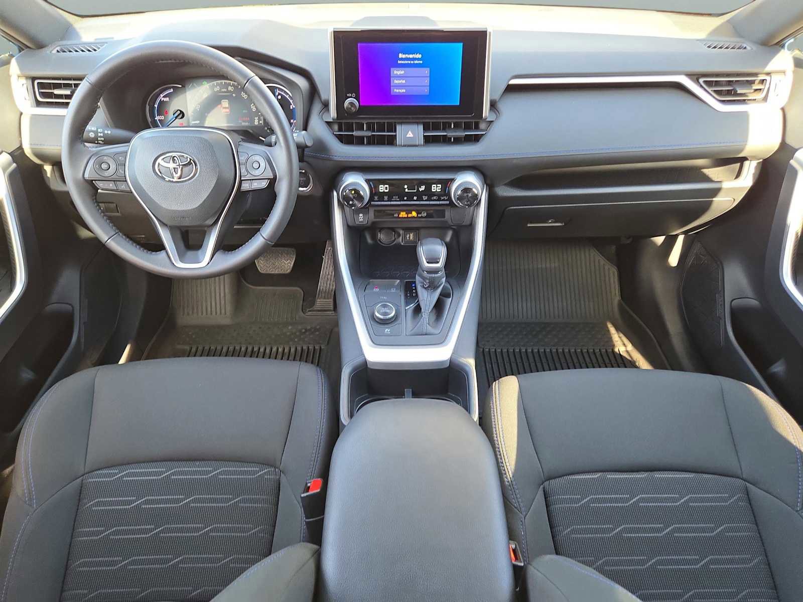 Used 2025 Toyota RAV4 SE image 15