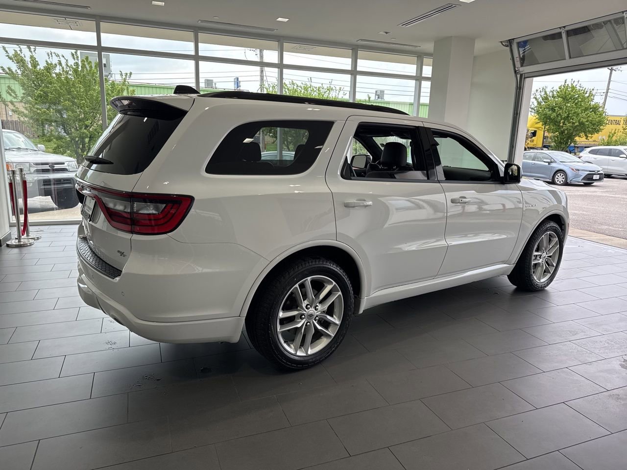 Used 2023 Dodge Durango R/T AWD/4WD image 8