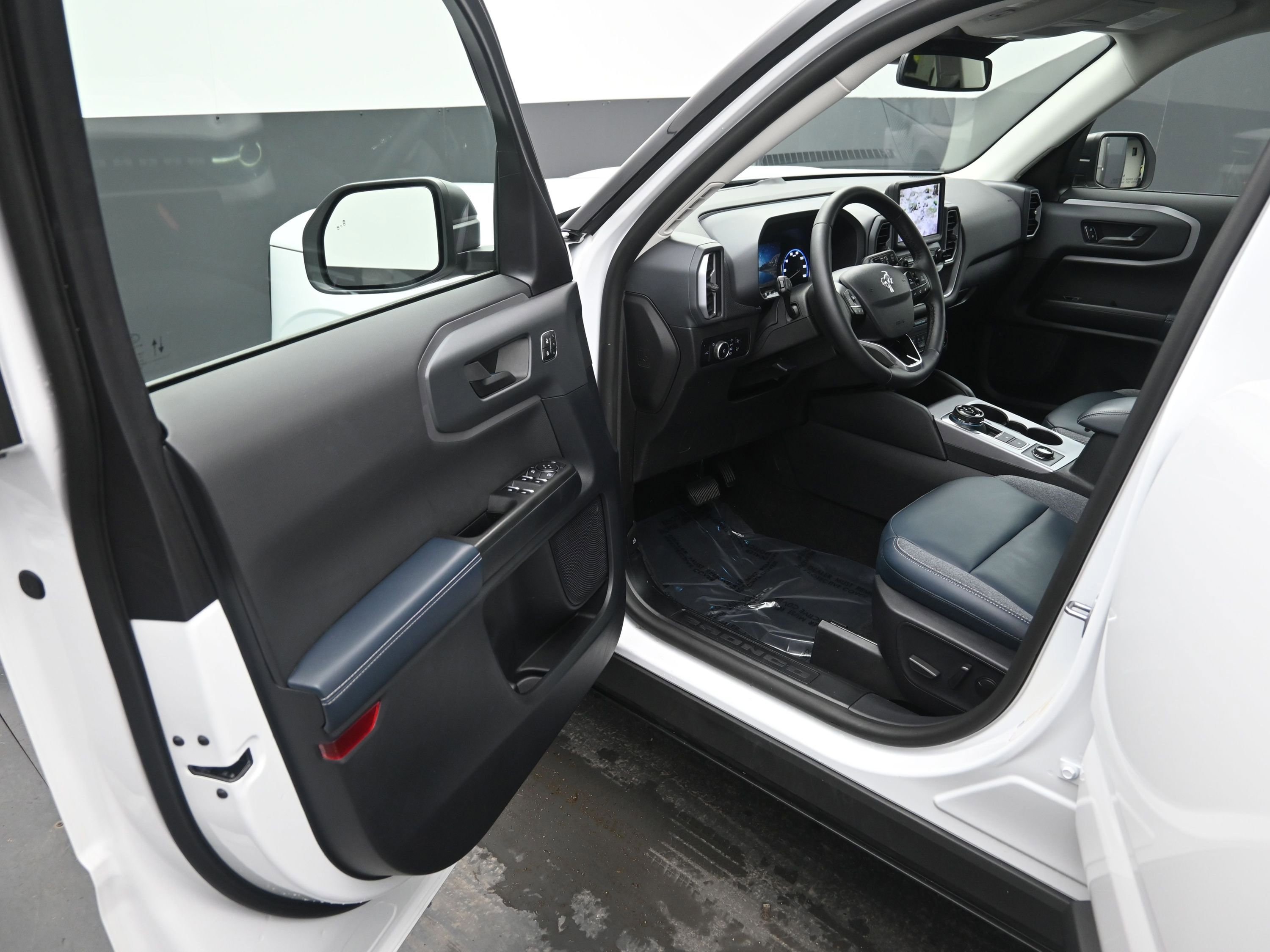 Used 2024 Ford Bronco Sport Outer Banks image 14