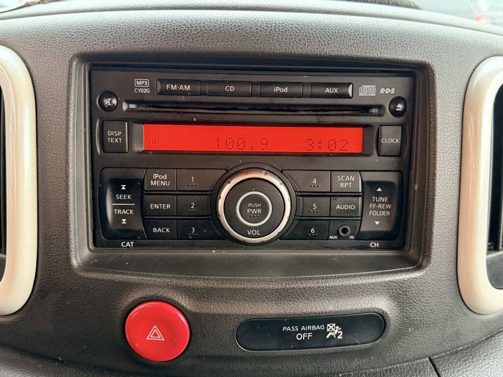 Used 2010 Nissan Cube 1.8 S w/ Interior Designer Pkg FWD image 17