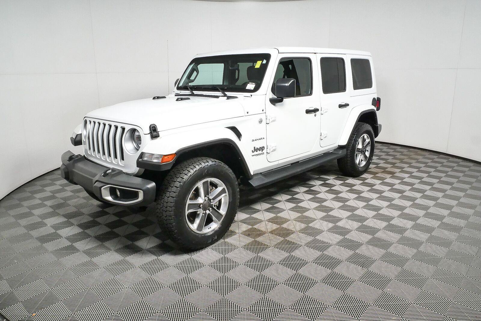 Used 2021 Jeep Wrangler Unlimited Sahara AWD/4WD image 30