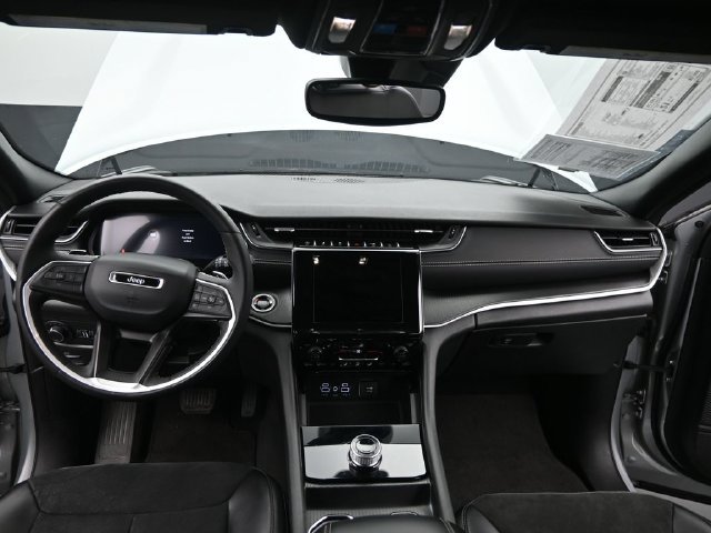 Used 2024 Jeep Grand Cherokee L Laredo AWD/4WD image 25