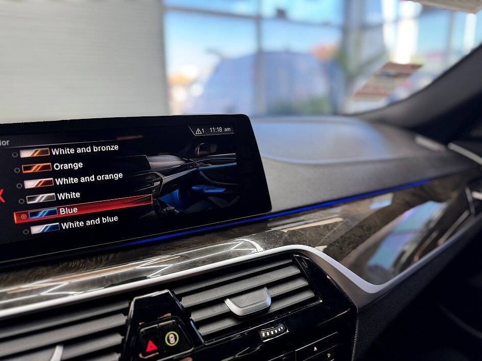 Used 2018 BMW M550i xDrive AWD/4WD image 20