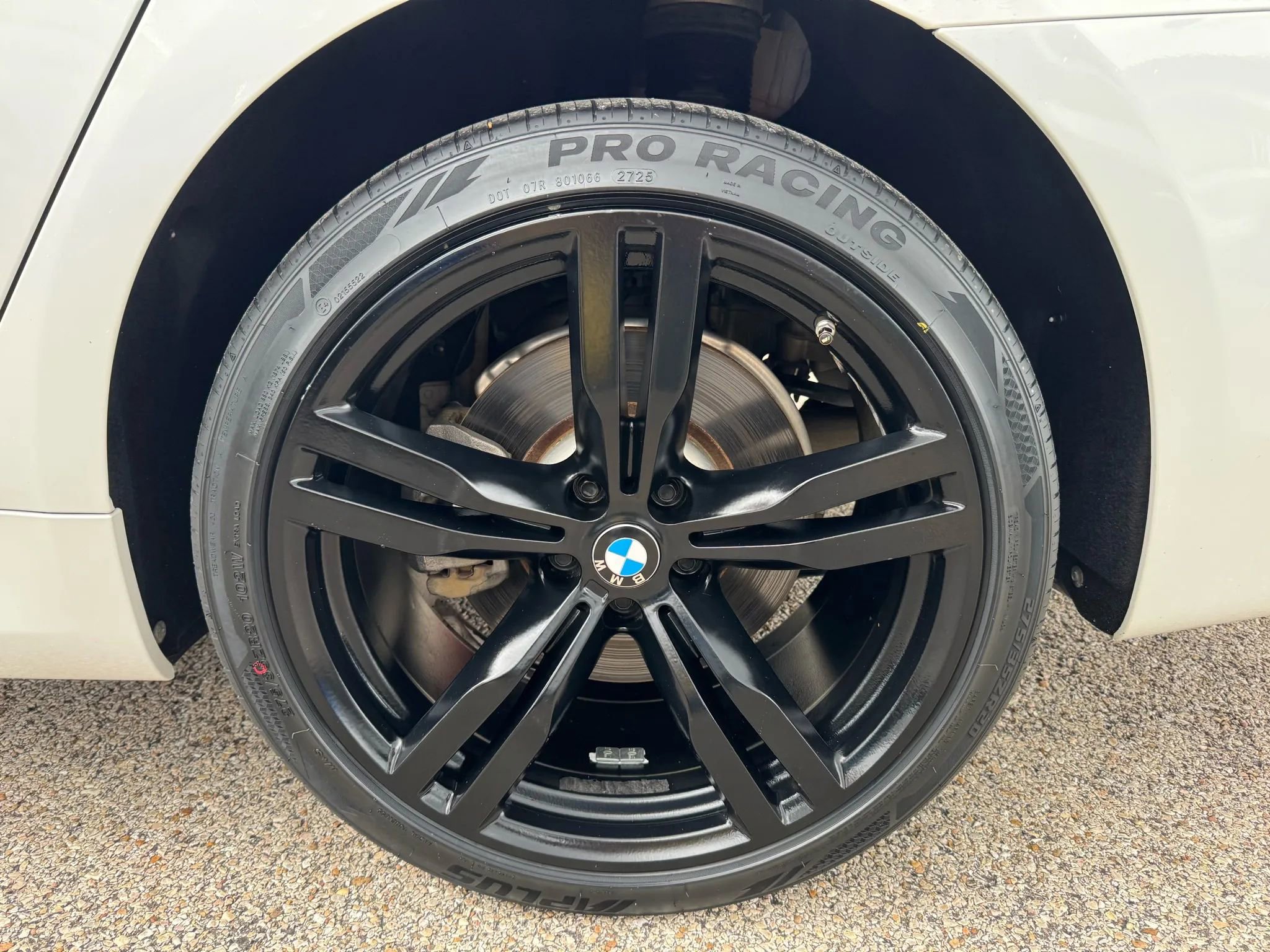 Used 2019 BMW 750i w/ Executive Package image 11