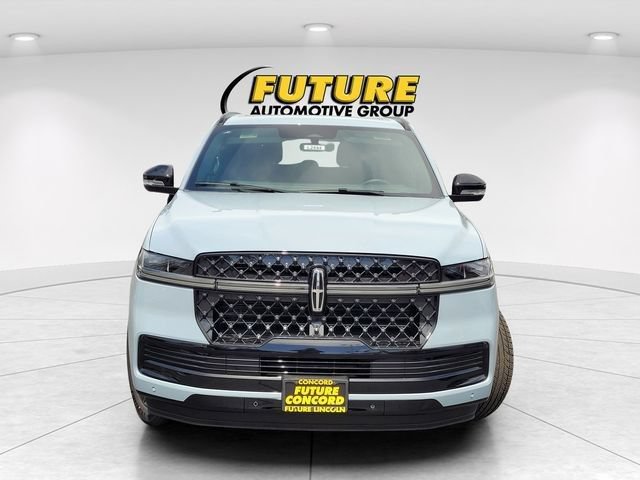New 2026 Lincoln Navigator L Reserve w/ Jet Appearance Package AWD/4WD image 3