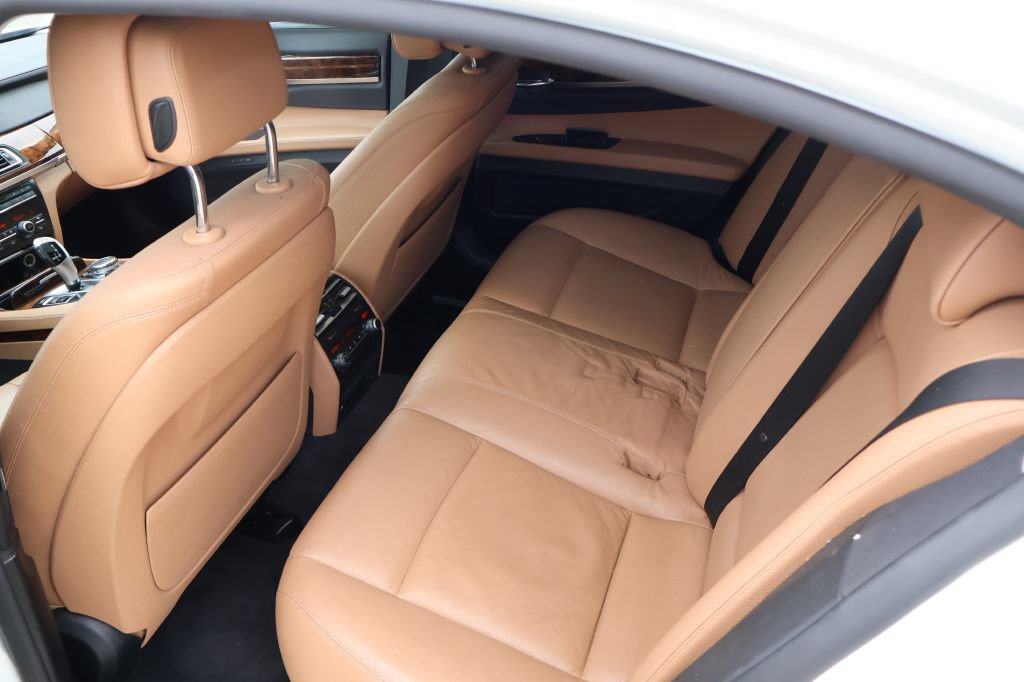 Used 2015 BMW 740i RWD image 25