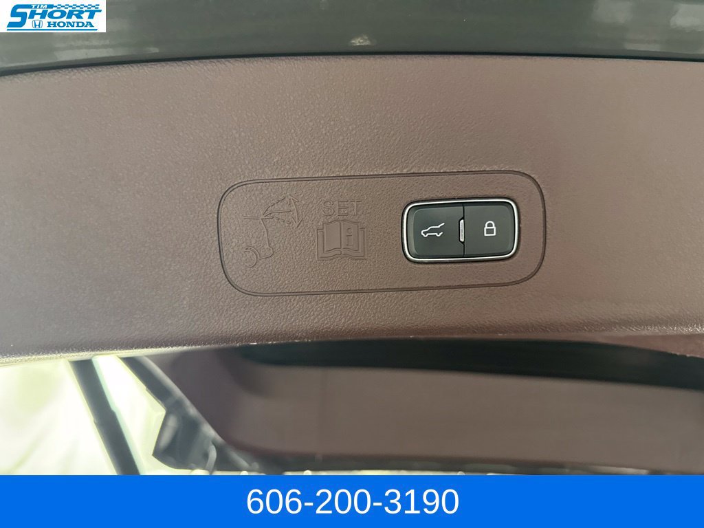 Used 2022 Lincoln Aviator Black Label Grand Touring w/ Class IV Trailer Tow Package AWD/4WD image 13
