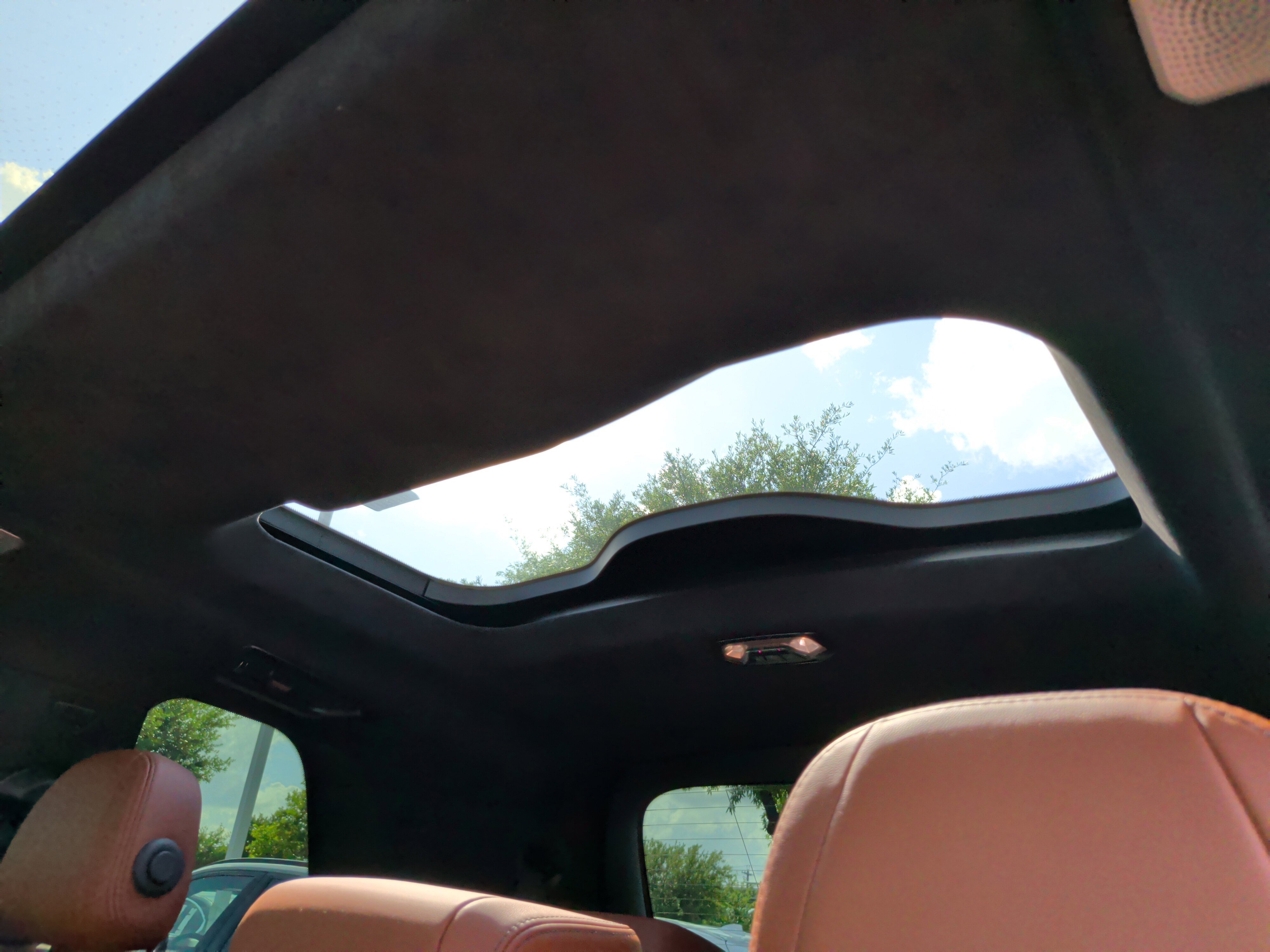 Used 2024 BMW X7 M60i w/ Executive Package image 33