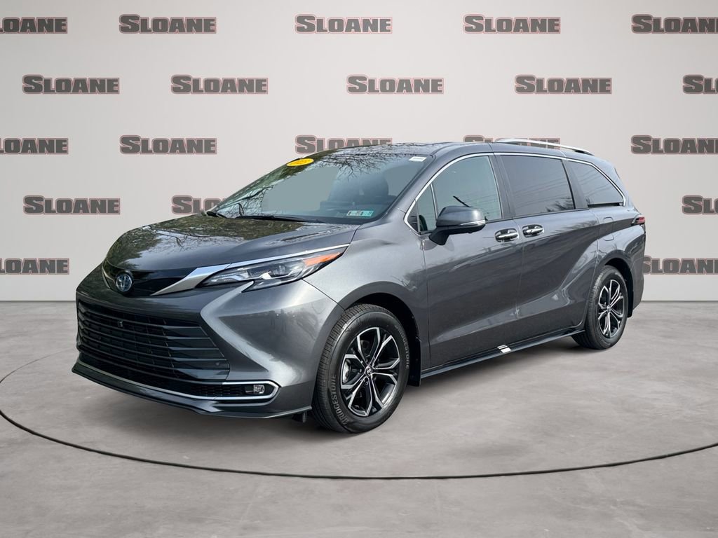 Used 2025 Toyota Sienna Platinum image 1