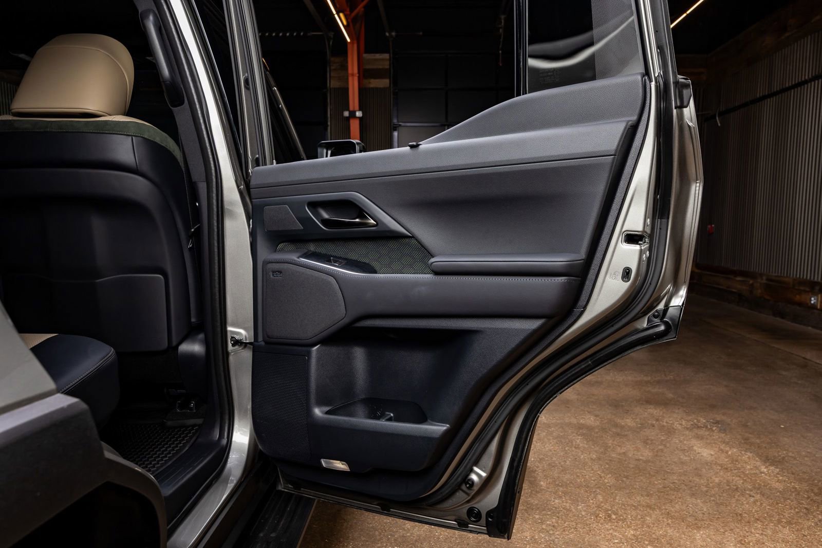 Used 2025 Lexus GX 550 image 39