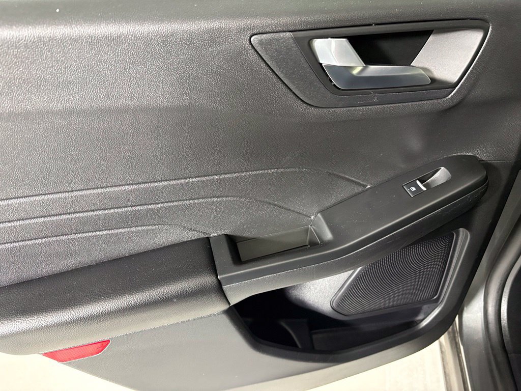 Used 2025 Ford Escape ST-Line FWD image 40