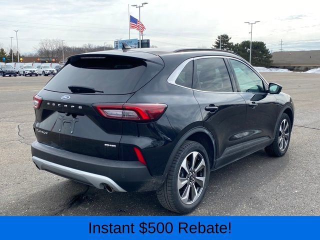 Used 2023 Ford Escape Platinum image 3