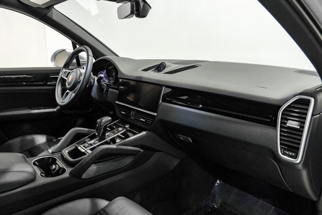 Used 2023 Porsche Cayenne image 12