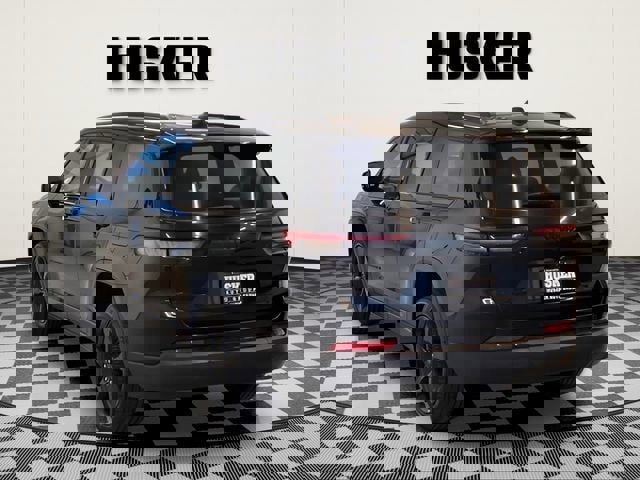 Used 2023 Jeep Grand Cherokee L Laredo image 7