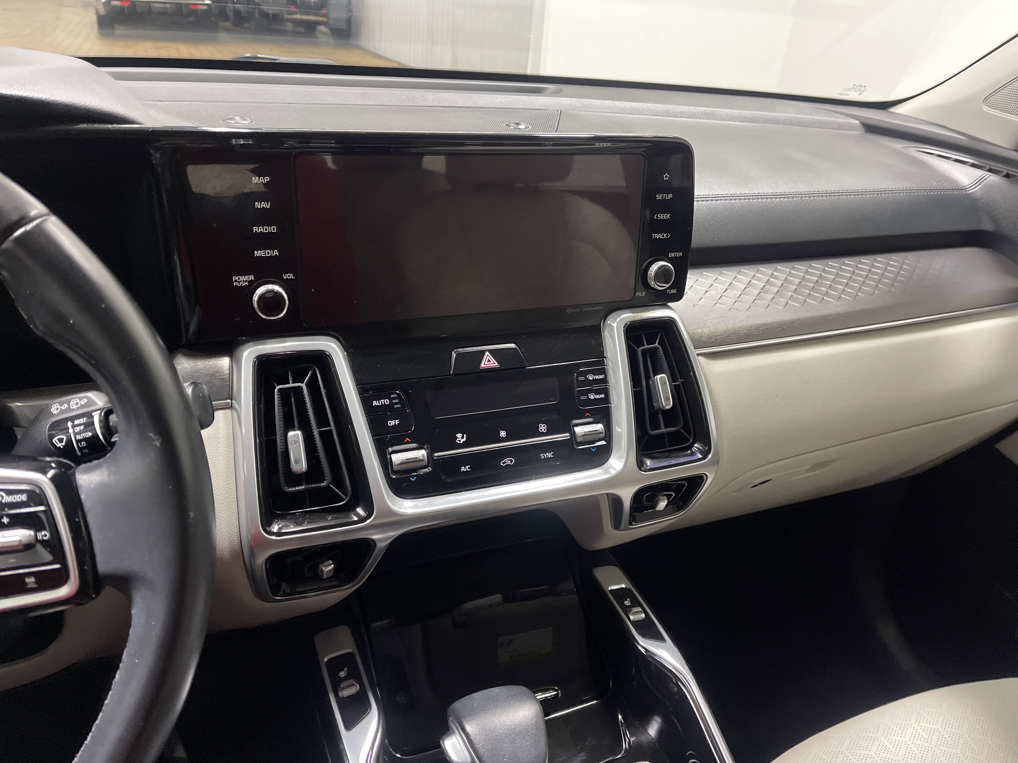 Used 2023 Kia Sorento SX image 29