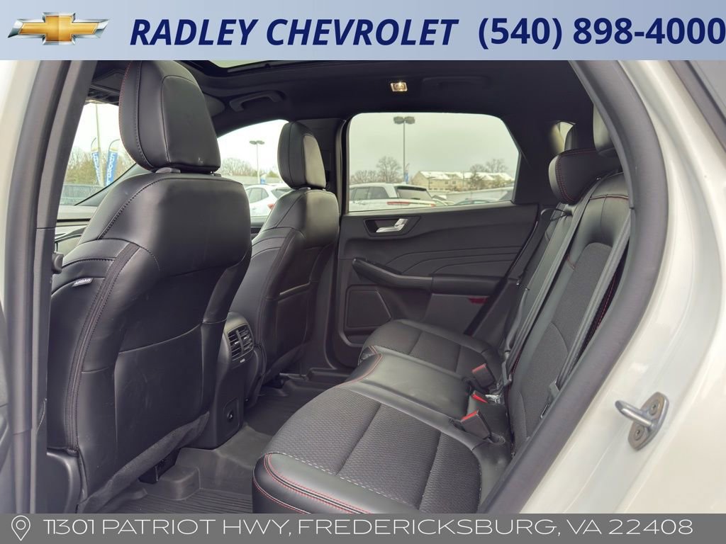 Used 2025 Ford Escape ST-Line w/ Equipment Group 301A image 30