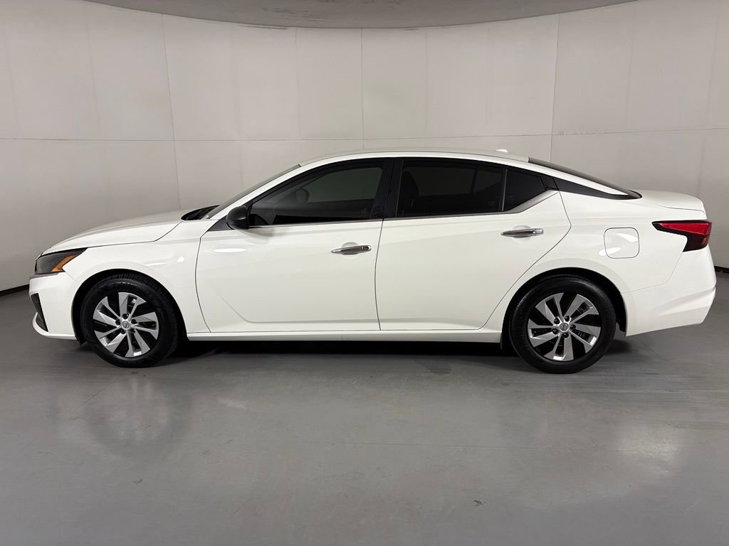 Used 2025 Nissan Altima 2.5 S FWD image 5