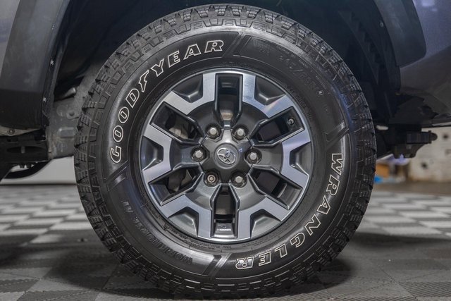 Used 2019 Toyota Tacoma TRD Off-Road image 19