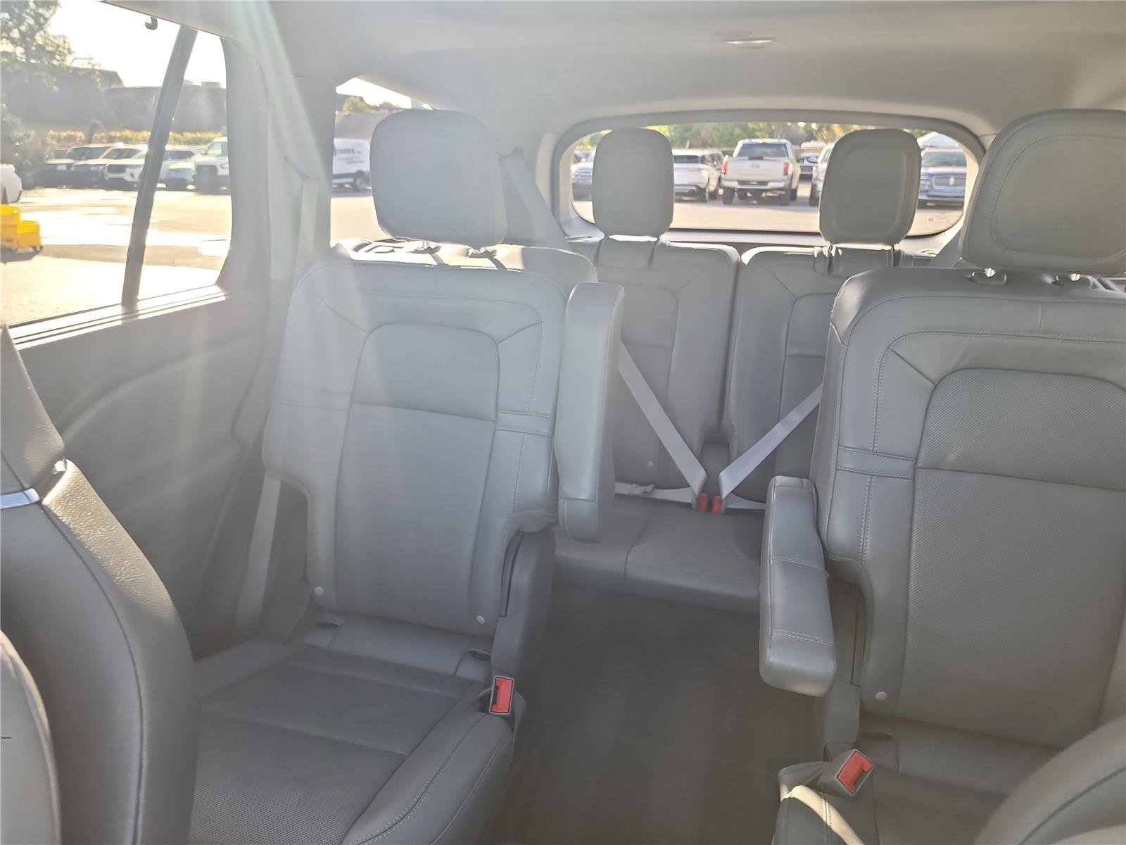 Used 2020 Lincoln Aviator Reserve w/ Equipment Group 202A image 15