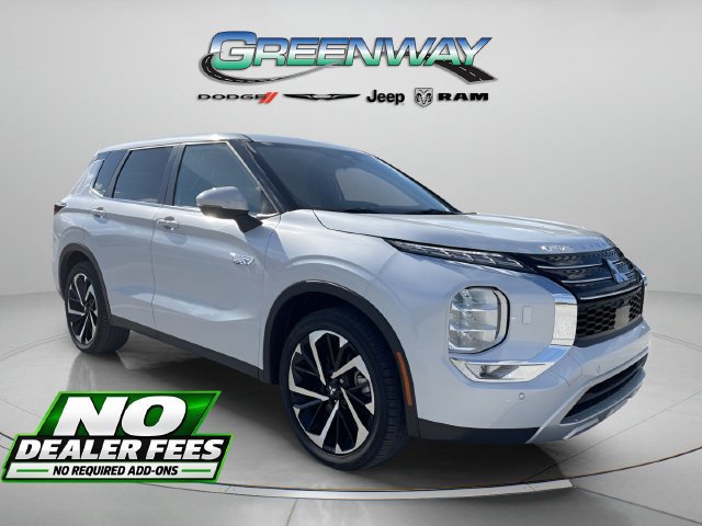 Used 2025 Mitsubishi Outlander SE