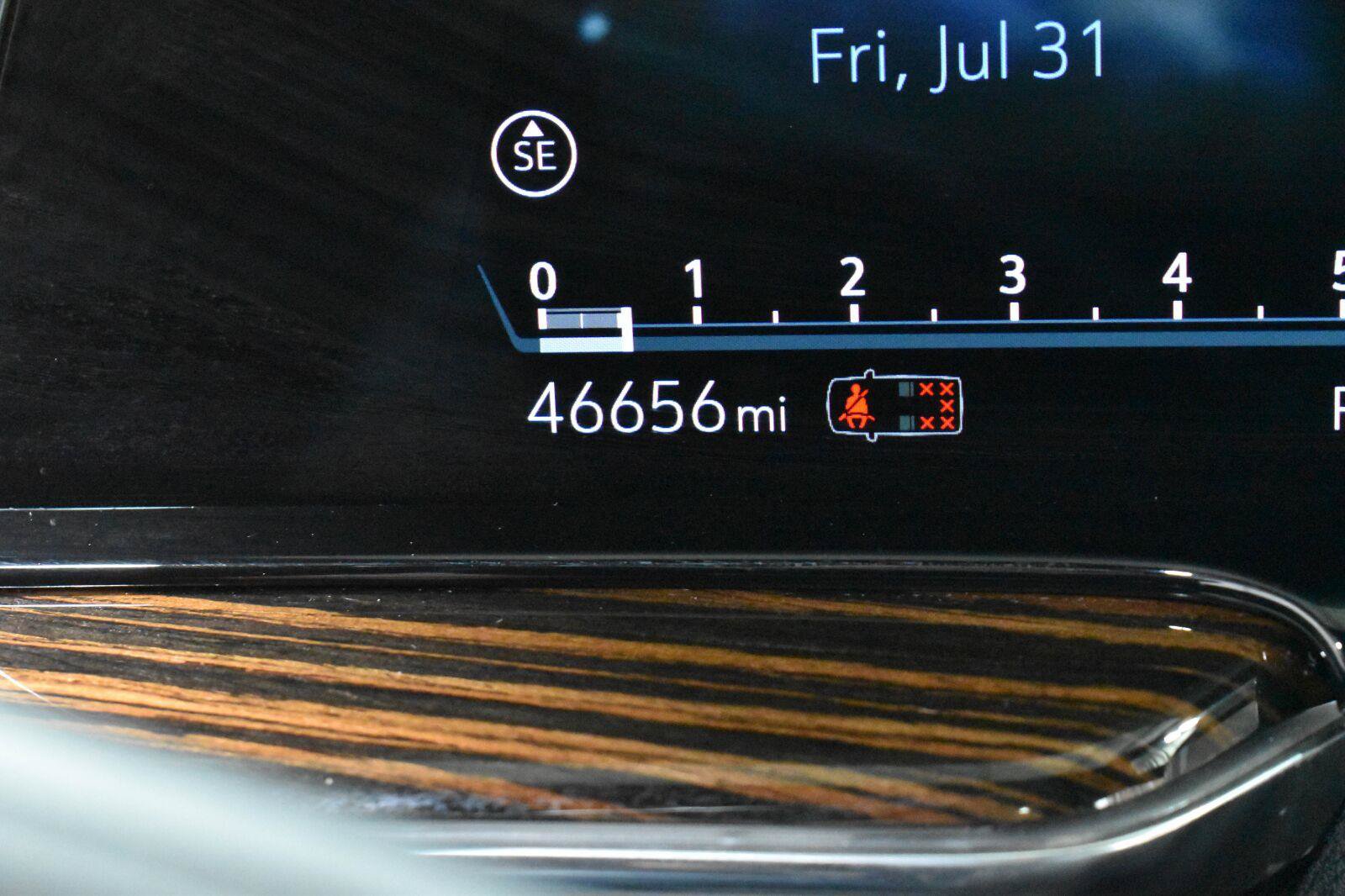 Certified 2023 Cadillac Escalade ESV Premium Luxury AWD/4WD image 23