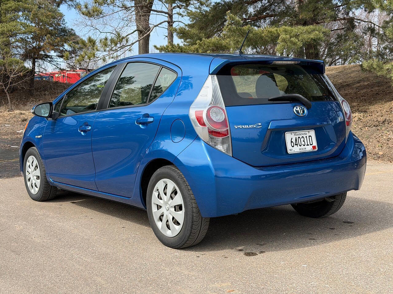 Used 2014 Toyota Prius C One image 3