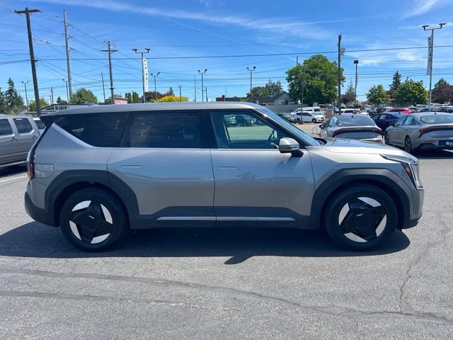 Certified 2024 Kia EV9 Light Long Range RWD image 8
