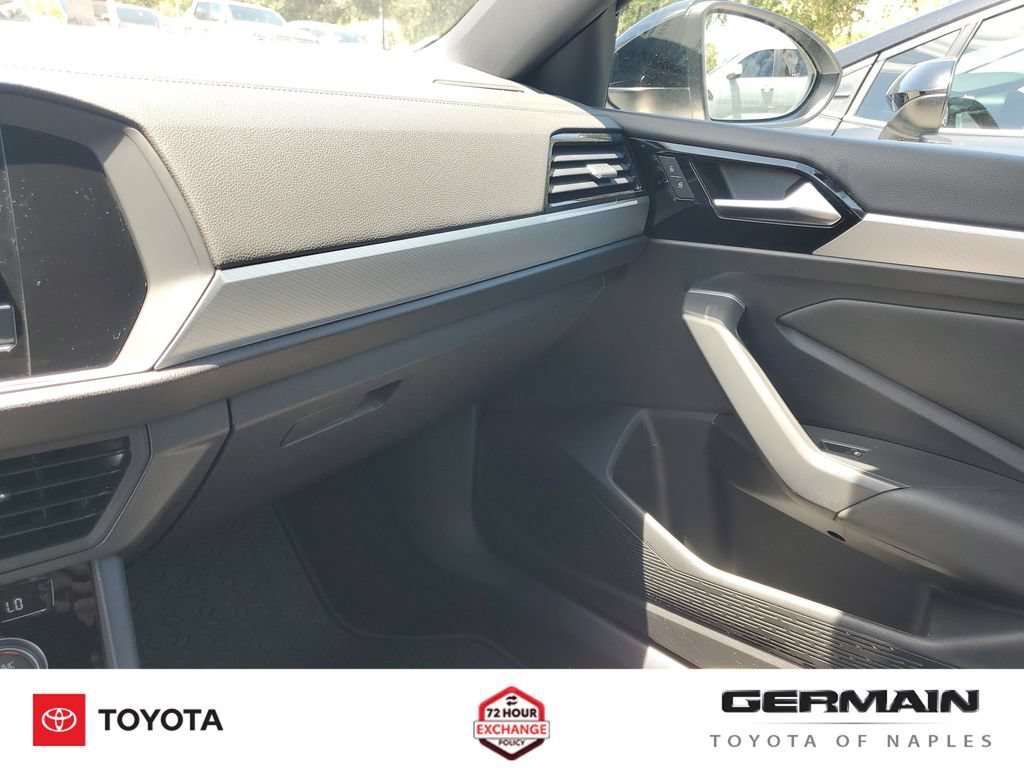 Used 2020 Volkswagen Jetta R-Line w/ R-Line Cold Weather Package FWD image 36