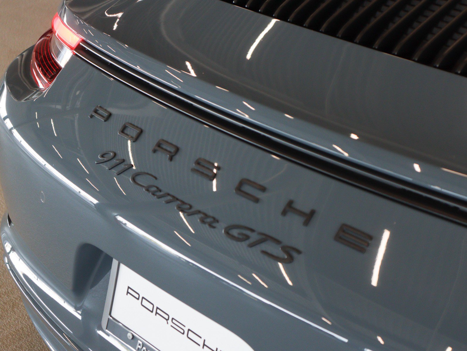 Used 2017 Porsche 911 Carrera GTS RWD image 29