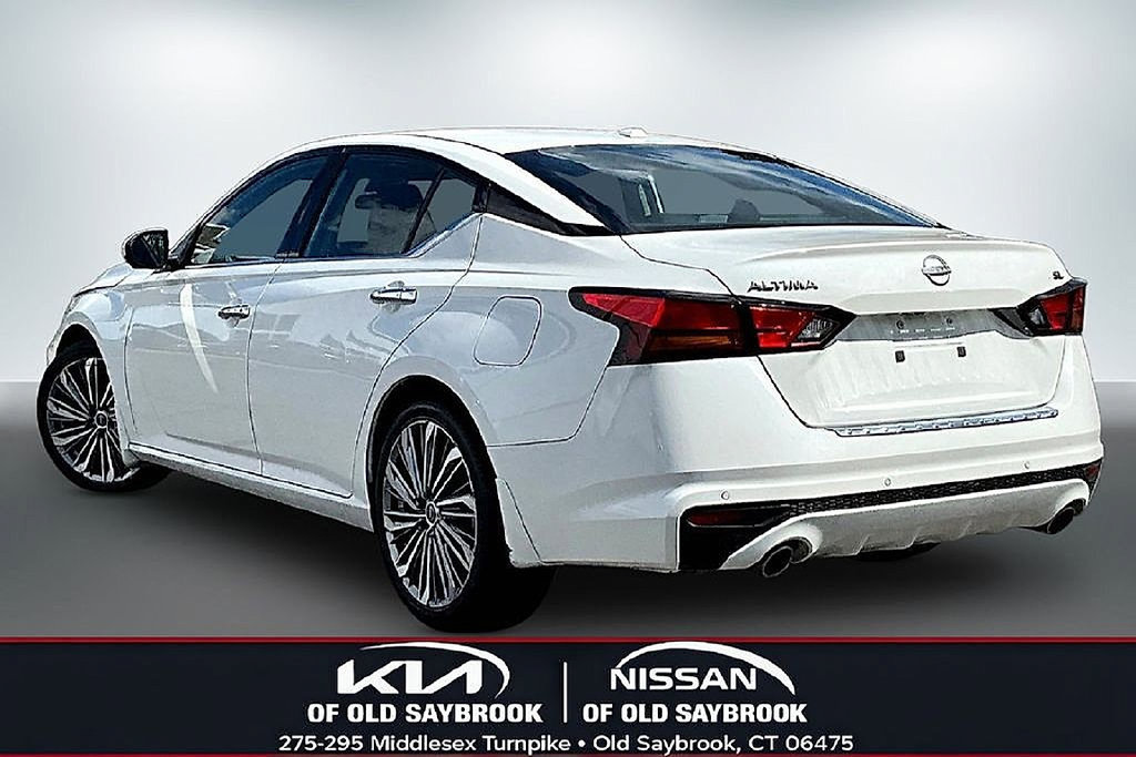 Used 2023 Nissan Altima 2.5 SL FWD image 4