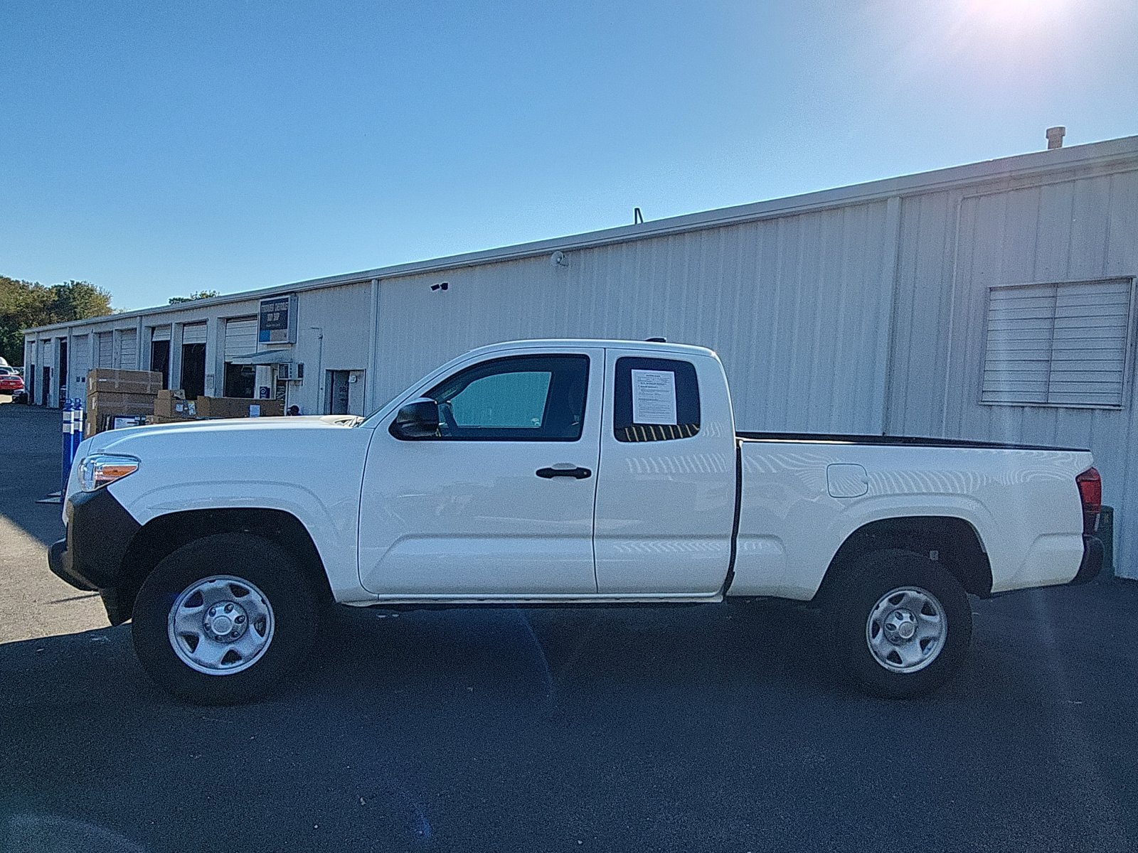 Used 2023 Toyota Tacoma SR RWD image 2