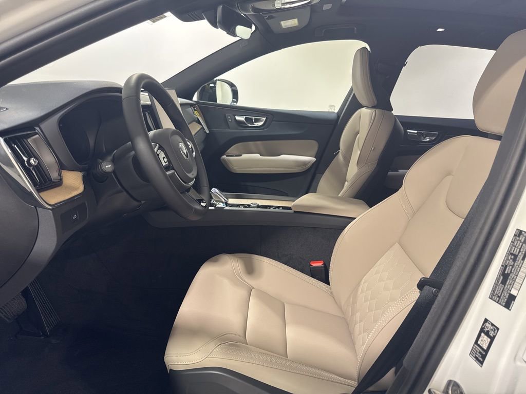 New 2026 Volvo XC60 B5 Plus w/ Protection Package Premier AWD/4WD image 19