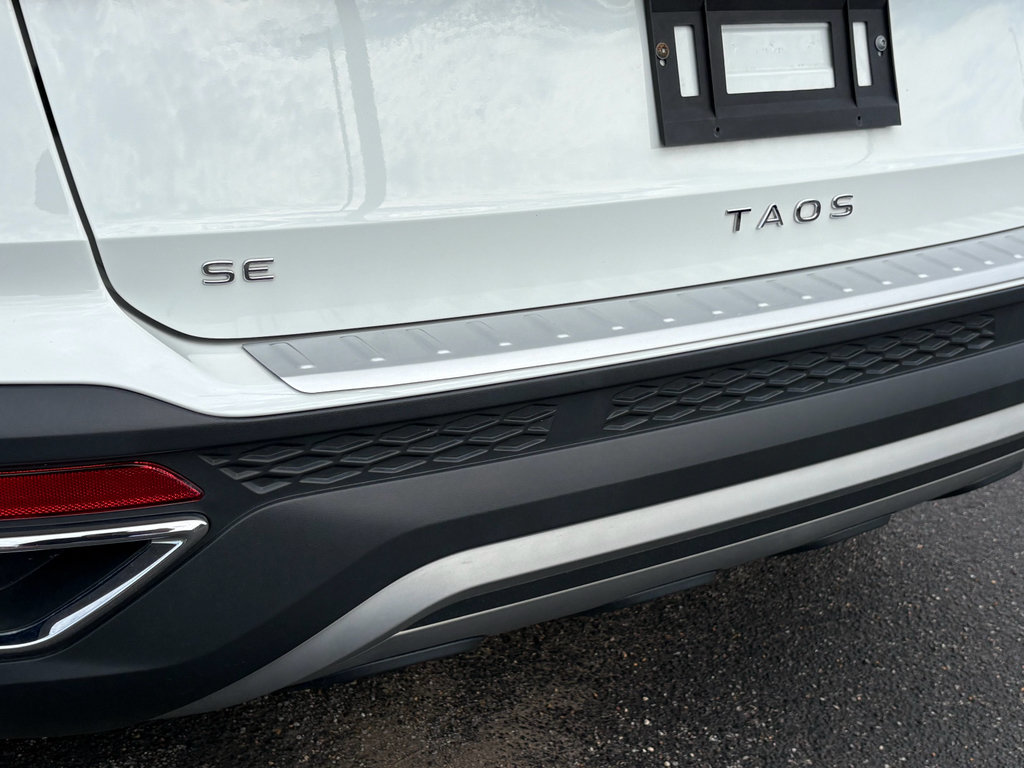 Used 2023 Volkswagen Taos SE FWD image 8