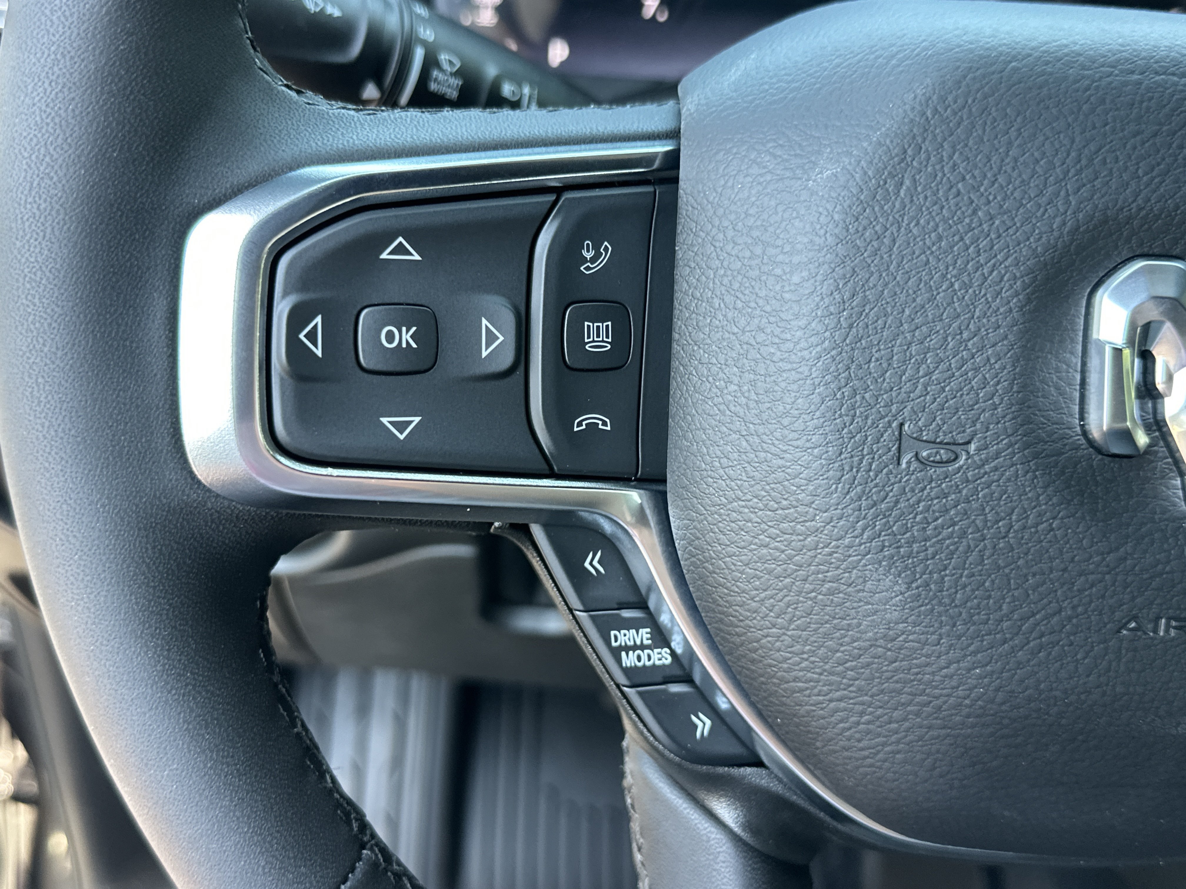 New 2027 RAM 1500 Laramie w/ Night Edition AWD/4WD image 13