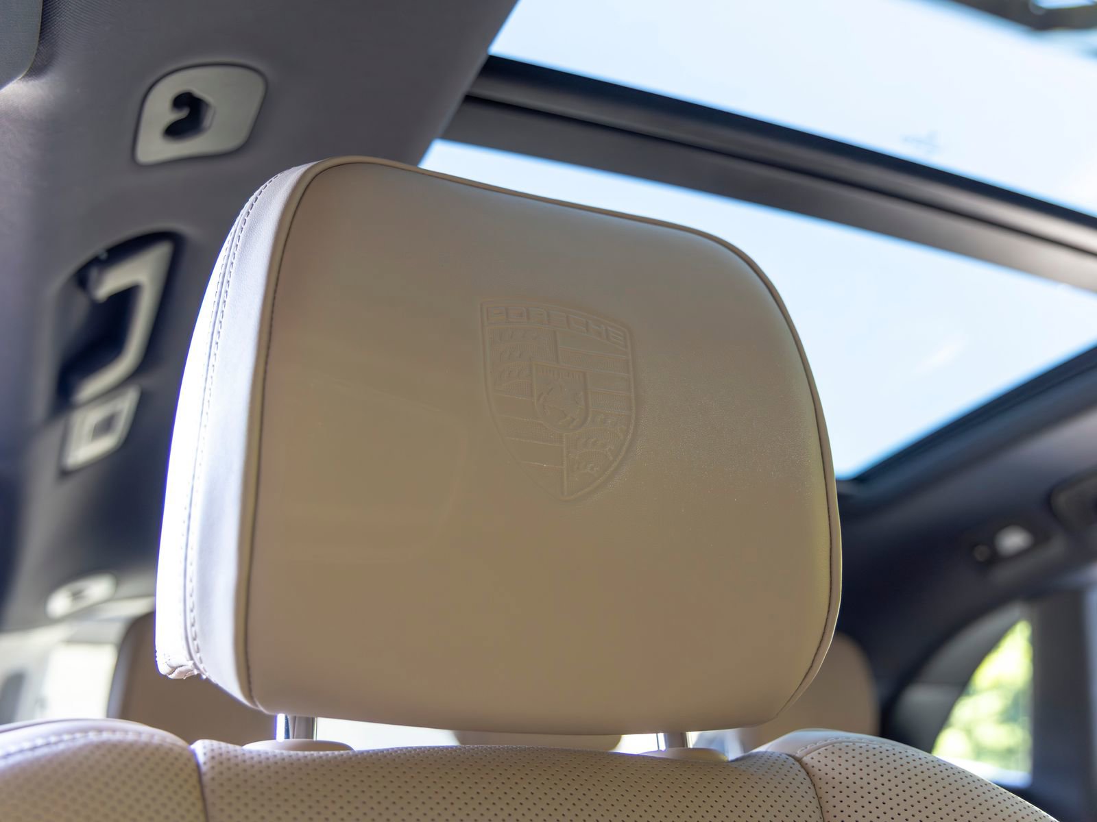 Certified 2026 Porsche Macan AWD/4WD image 60
