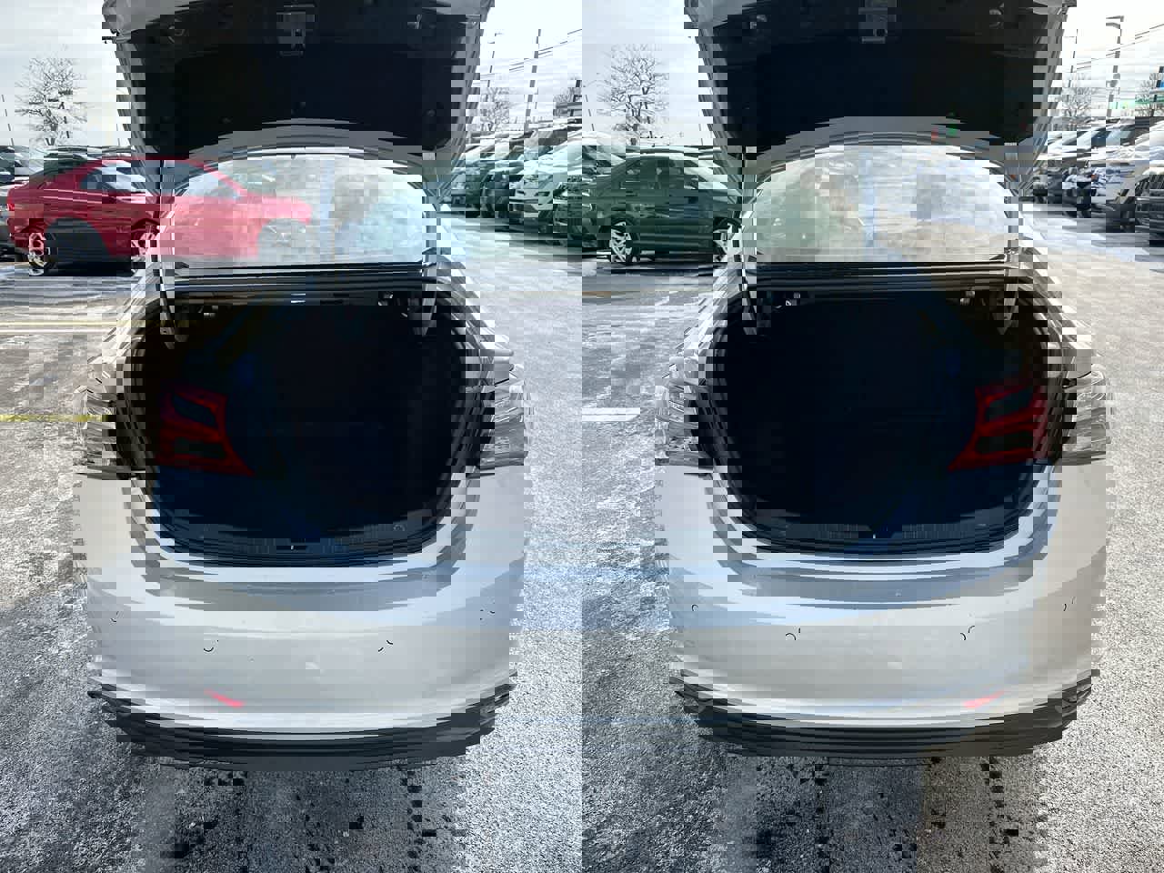 Used 2020 Chevrolet Malibu LT image 33