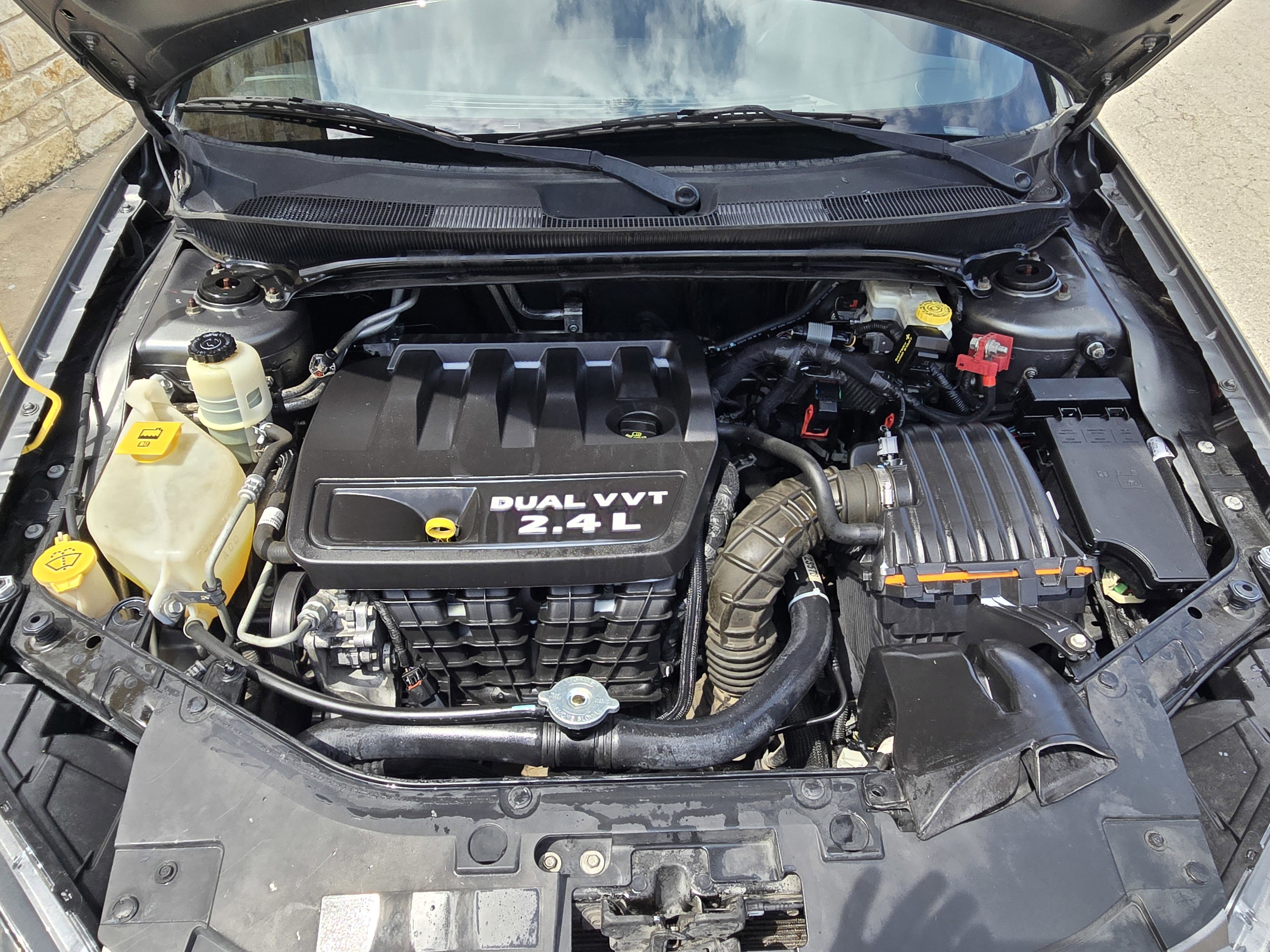 Used 2013 Chrysler 200 Touring w/ S Exterior Appearance Pkg FWD image 15