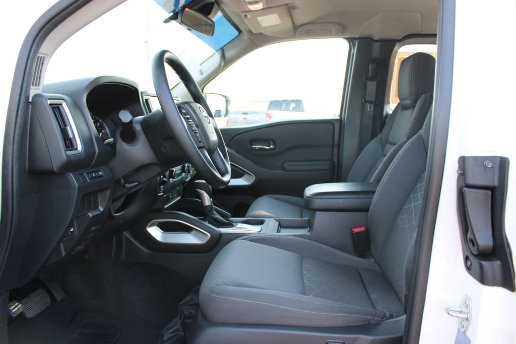Used 2025 Nissan Frontier SV image 19