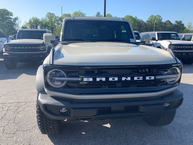 New 2026 Ford Bronco Outer Banks w/ Sasquatch Package AWD/4WD image 3