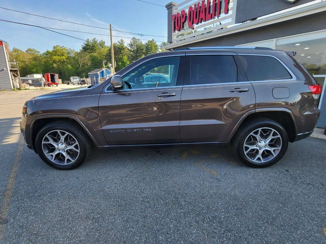 Used 2018 Jeep Grand Cherokee Limited AWD/4WD image 8
