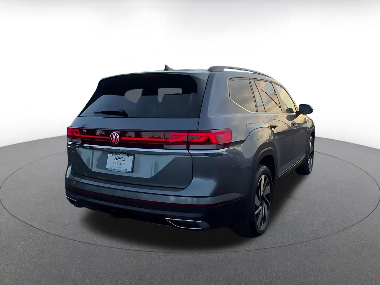 Used 2025 Volkswagen Atlas SE image 14