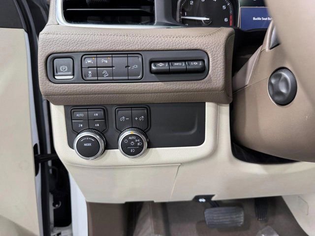 Used 2021 GMC Yukon Denali w/ LPO, Illumination Package image 31