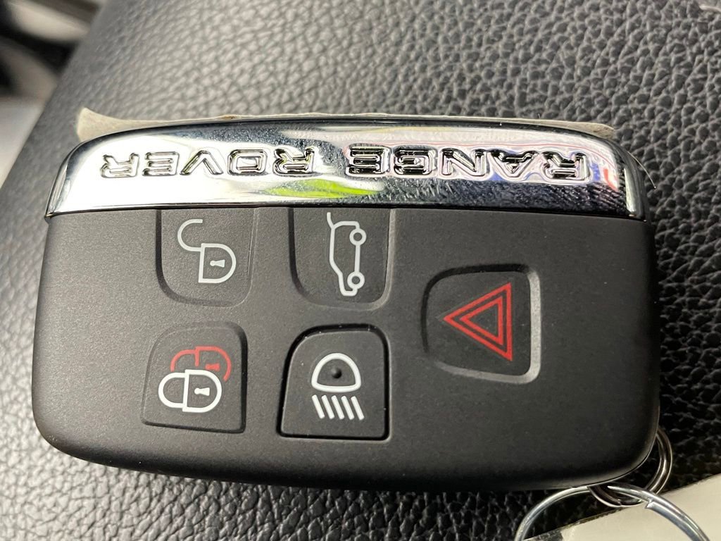 Used 2019 Land Rover Range Rover Evoque Landmark Edition AWD/4WD image 25