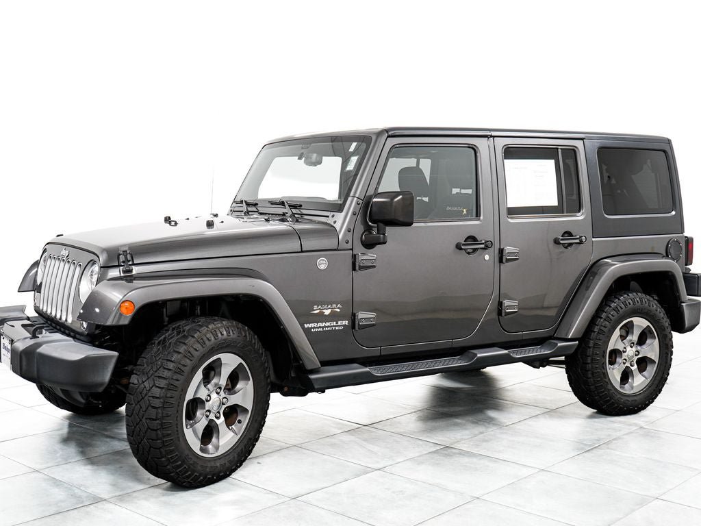 Used 2017 Jeep Wrangler Unlimited Sahara w/ Connectivity Group AWD/4WD image 4